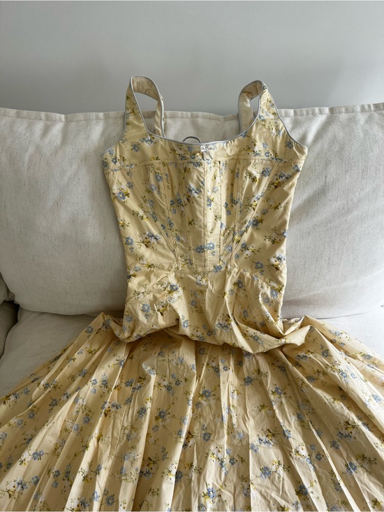 House of CB Dresses & Skirts - House of CB JAIME
Lemon Floral Print Cotton Lace Up Midi Sundress🍋